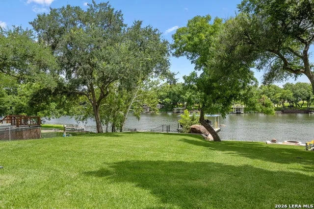 806 CLEN OAK PKWY Burnet, TX 78611