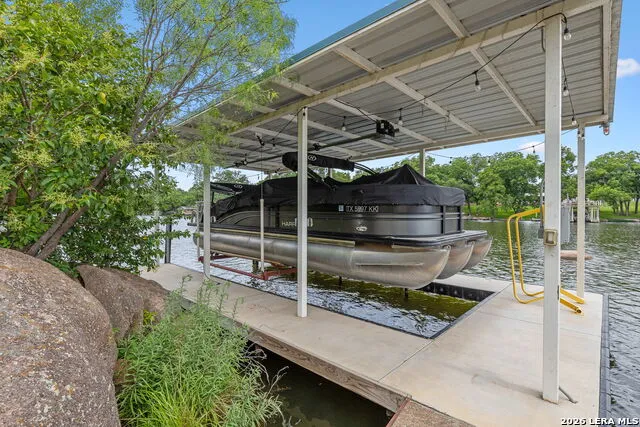 806 CLEN OAK PKWY Burnet, TX 78611