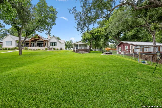 806 CLEN OAK PKWY Burnet, TX 78611