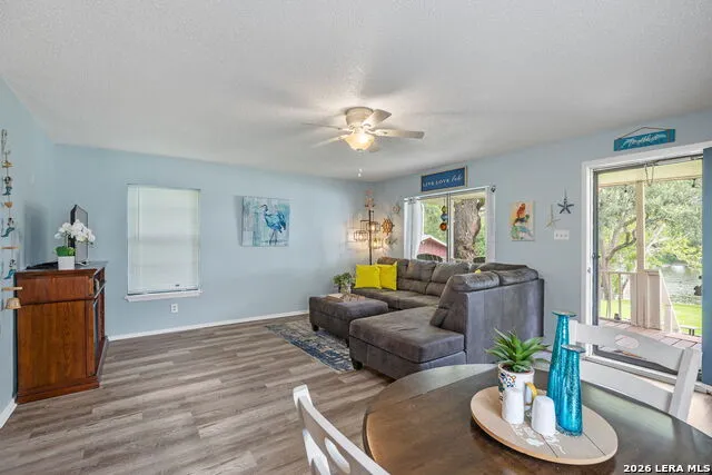 806 CLEN OAK PKWY Burnet, TX 78611