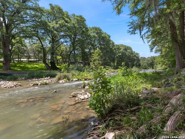 1033 Gruene Rd New Braunfels, TX 78130