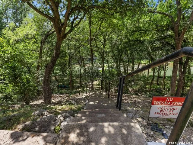 1033 Gruene Rd New Braunfels, TX 78130
