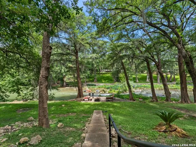 1033 Gruene Rd New Braunfels, TX 78130