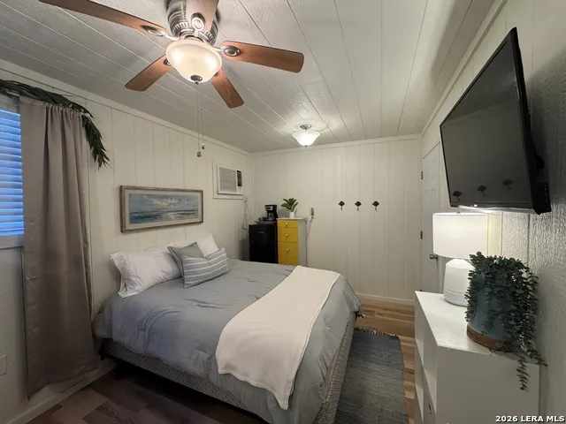 604 Steart St Rockport, TX 78382