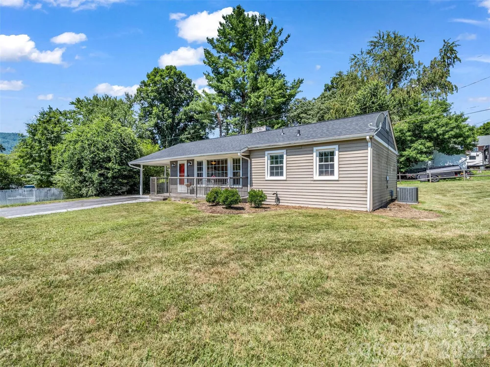 215 Varden Place Swannanoa, NC 28778