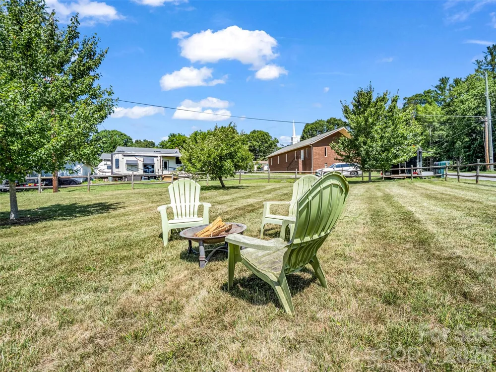 215 Varden Place Swannanoa, NC 28778