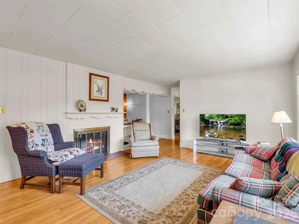 215 Varden Place Swannanoa, NC 28778
