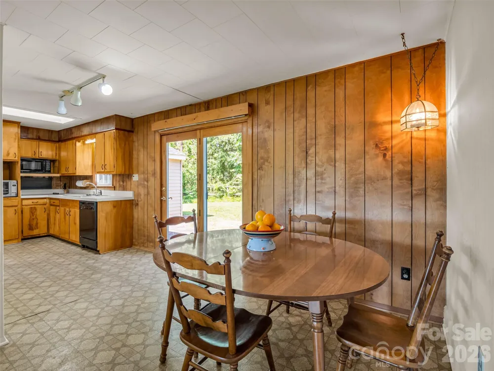 215 Varden Place Swannanoa, NC 28778