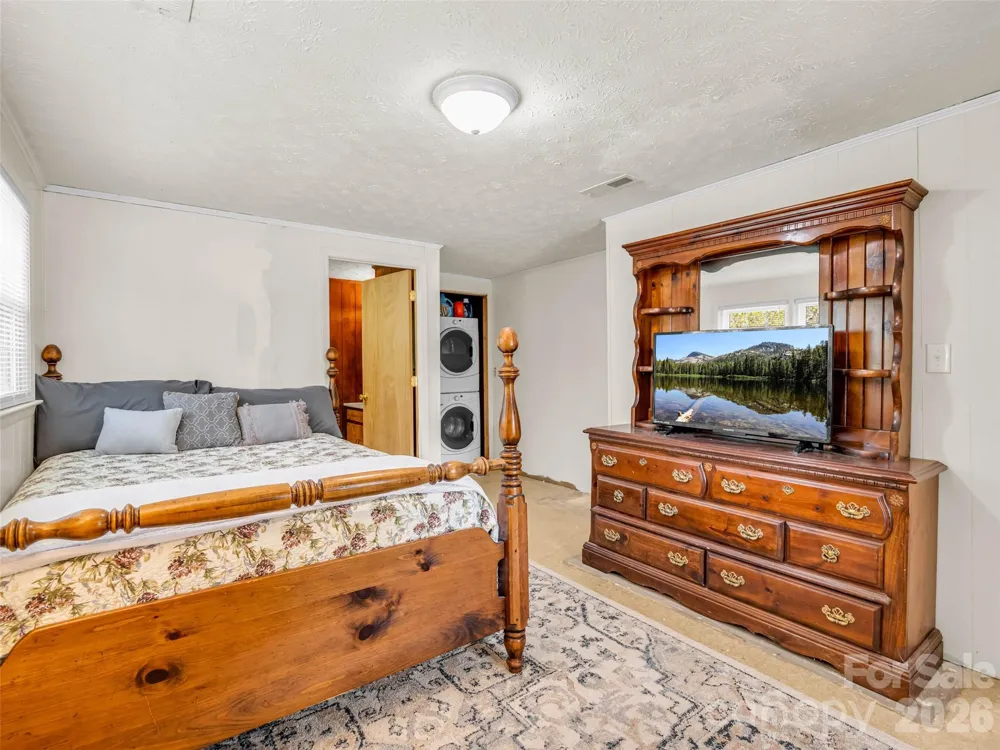 215 Varden Place Swannanoa, NC 28778