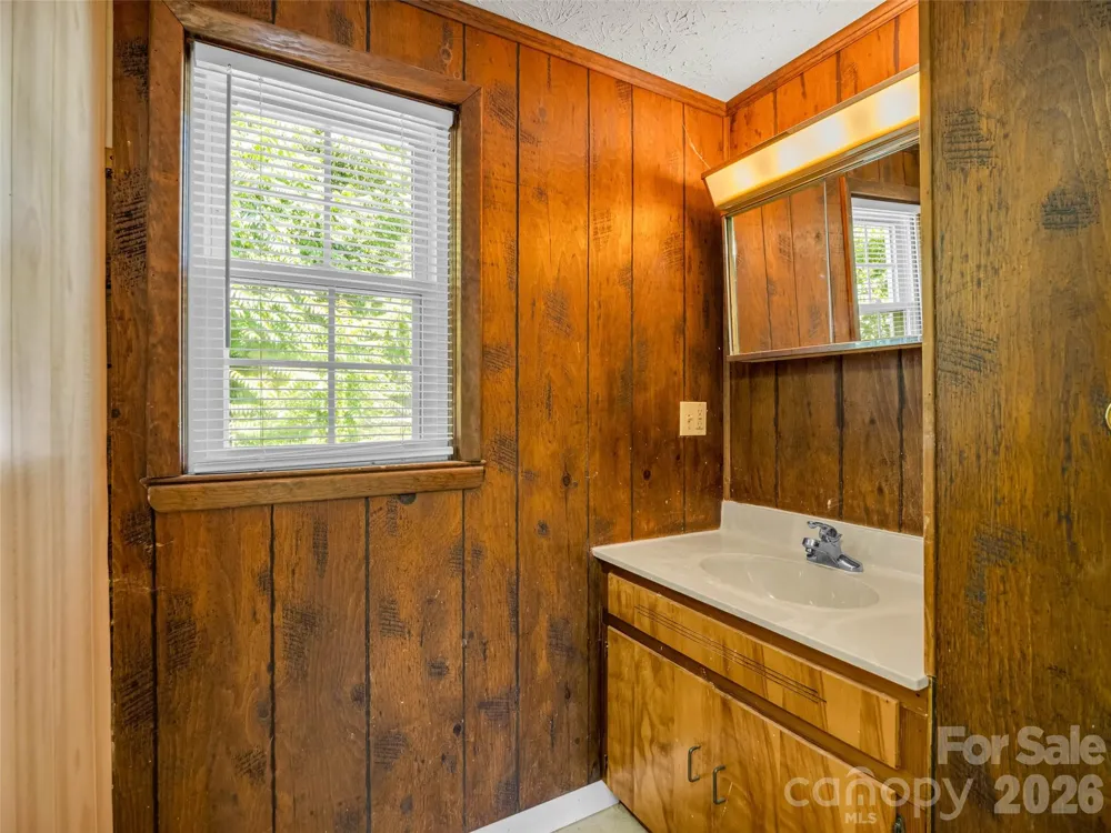 215 Varden Place Swannanoa, NC 28778