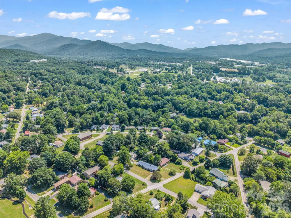 215 Varden Place Swannanoa, NC 28778