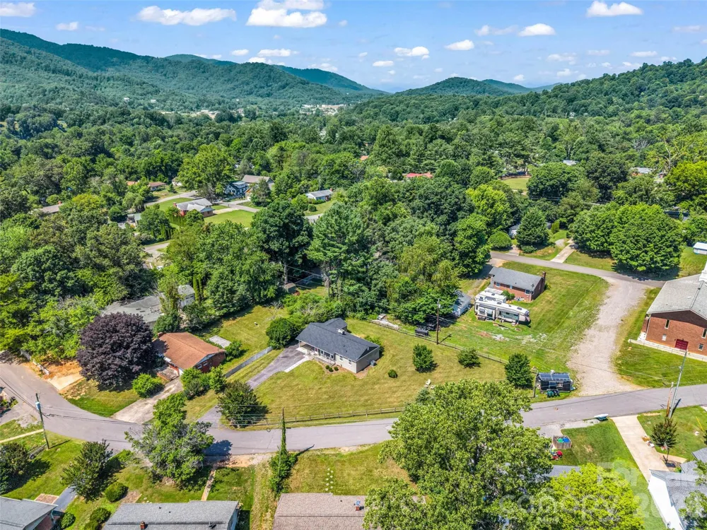 215 Varden Place Swannanoa, NC 28778