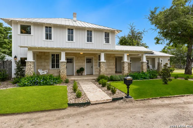 824 HIGH ST Comfort, TX 78013