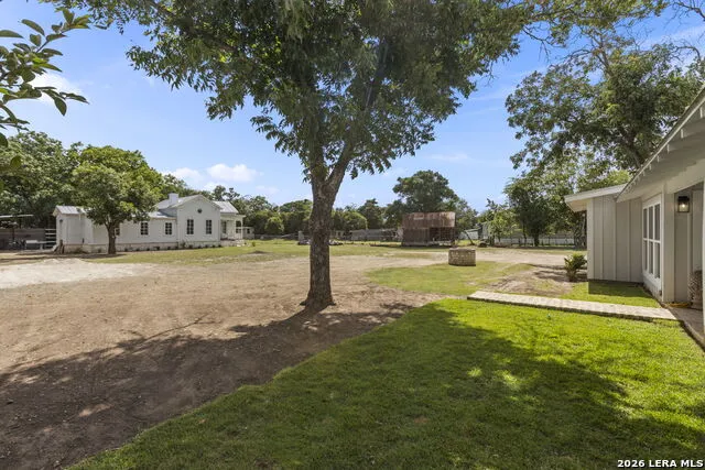824 HIGH ST Comfort, TX 78013