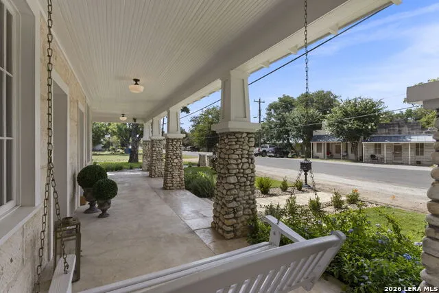 824 HIGH ST Comfort, TX 78013