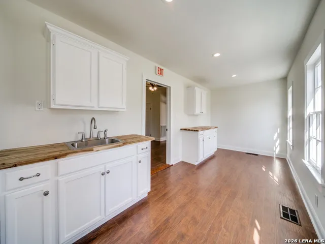 824 HIGH ST Comfort, TX 78013