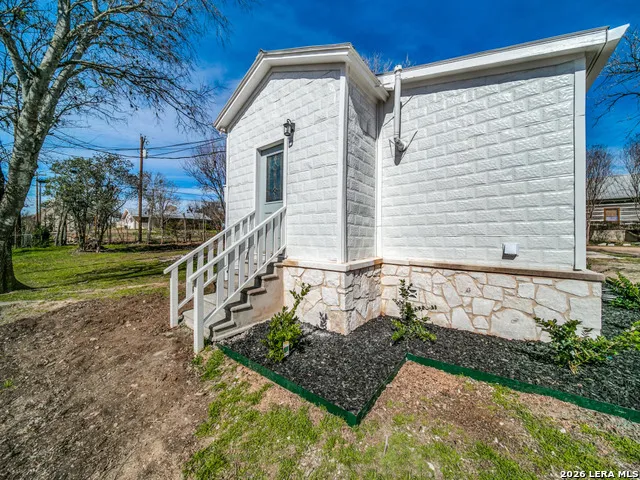 824 HIGH ST Comfort, TX 78013