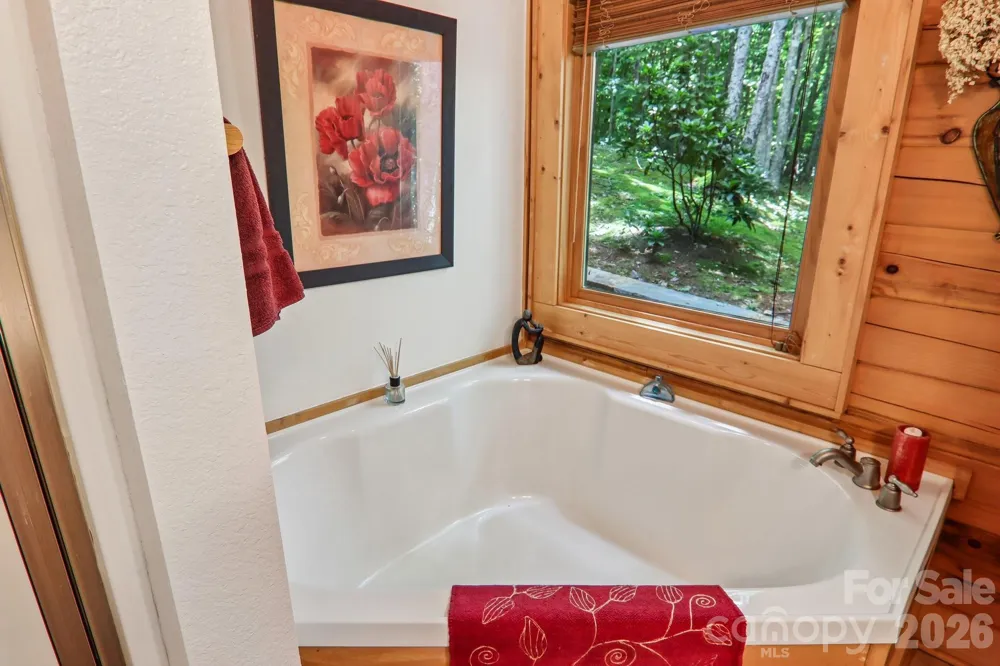 157 Kanusati Trail Maggie Valley, NC 28751
