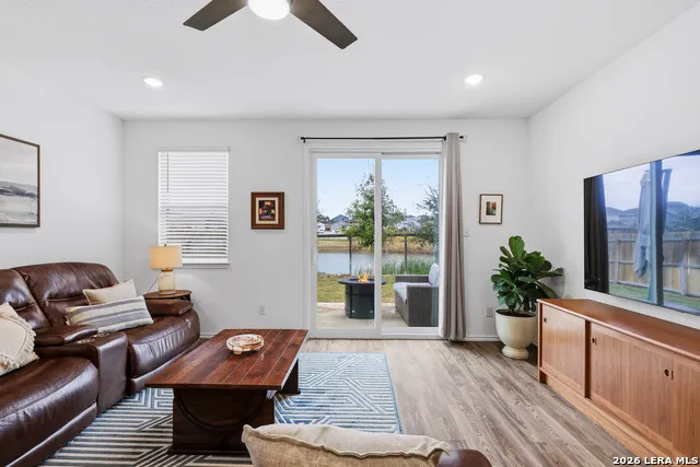 13225 HAGERD LOOP St Hedwig, TX 78152