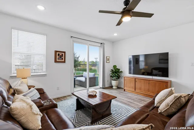 13225 HAGERD LOOP St Hedwig, TX 78152