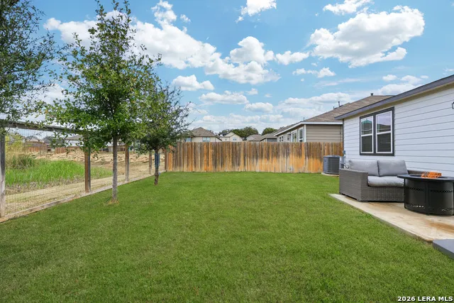 13225 HAGERD LOOP St Hedwig, TX 78152