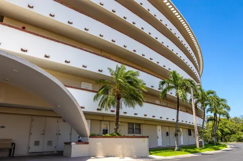 1319 E Hillsboro Boulevard #208