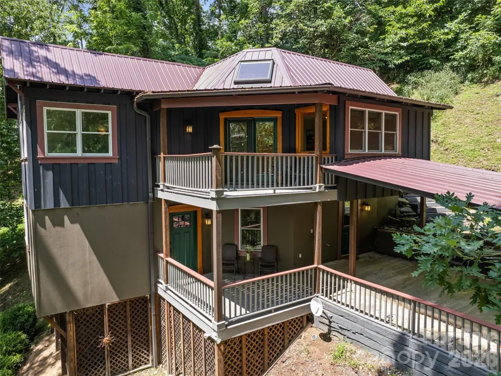 145 Hiaway Trail Clyde, NC 28721