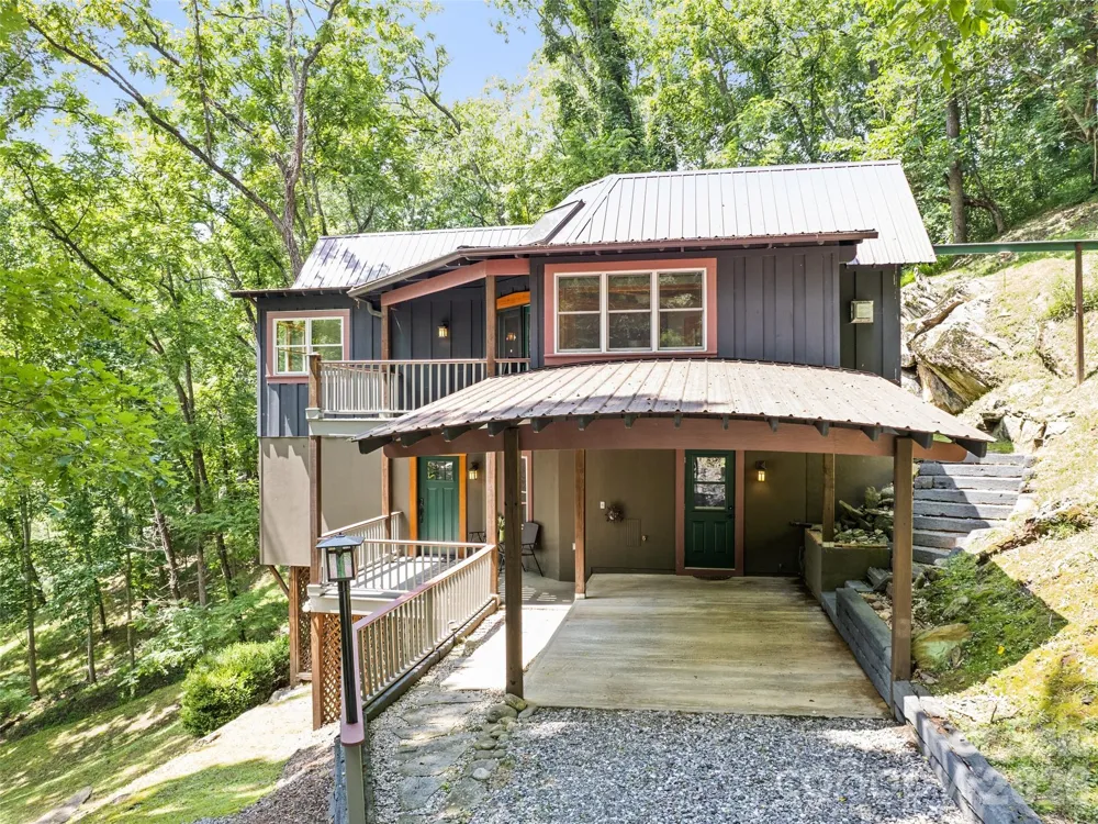 145 Hiaway Trail Clyde, NC 28721