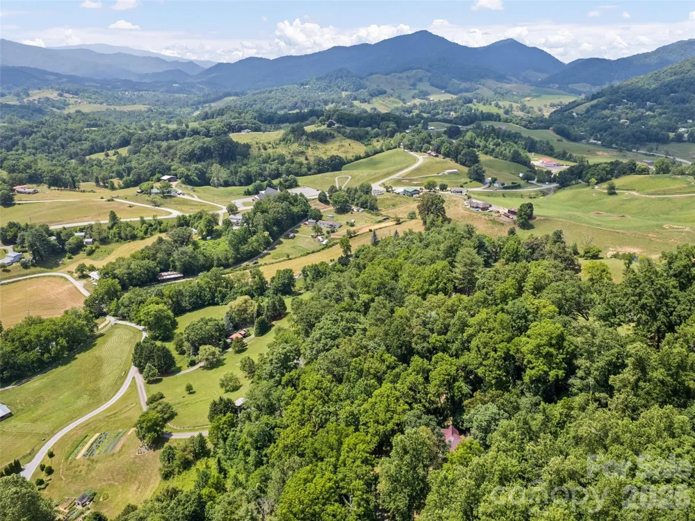 145 Hiaway Trail Clyde, NC 28721