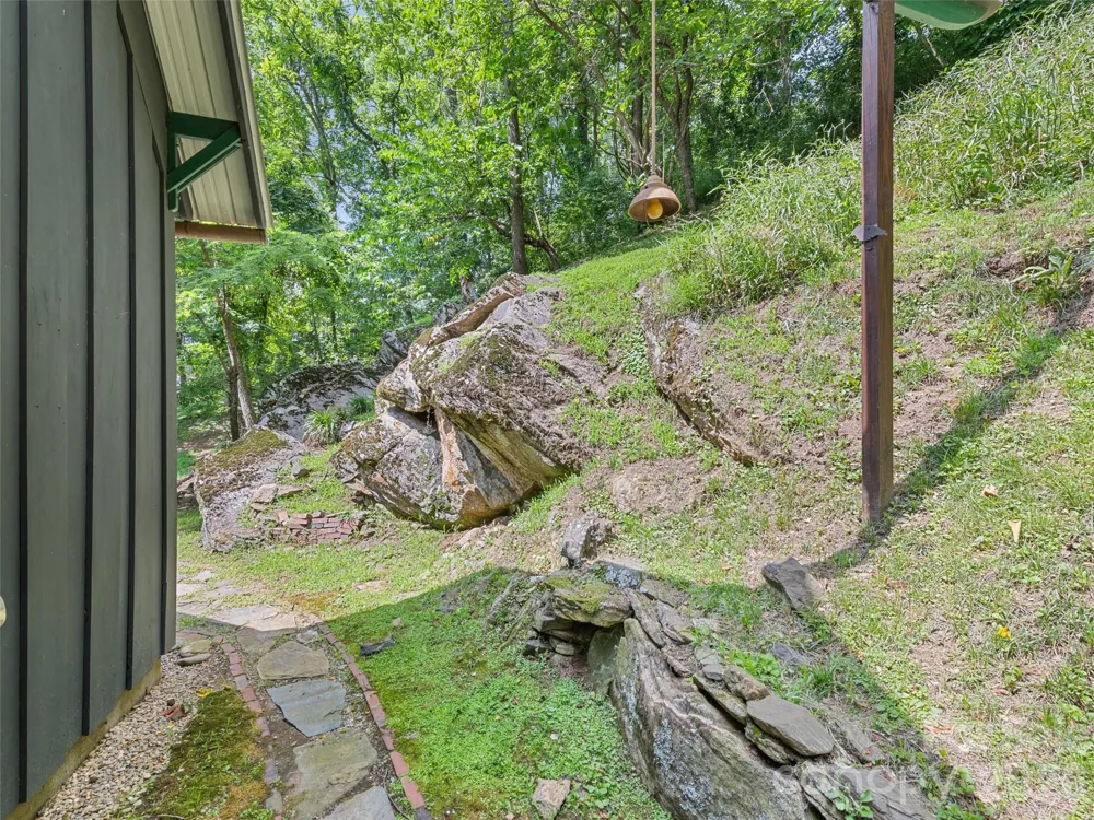 145 Hiaway Trail Clyde, NC 28721