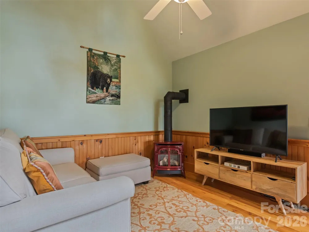 145 Hiaway Trail Clyde, NC 28721