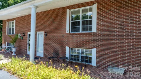 75 Laurelwood Drive #97