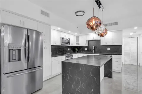 355 Poinciana Dr #1130
