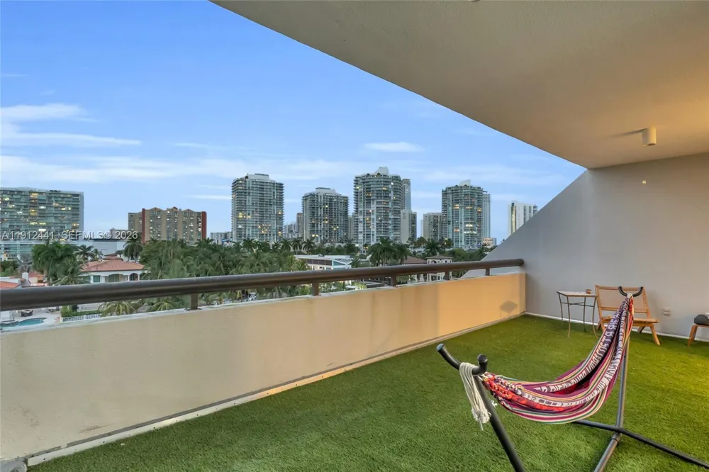 355 Poinciana Dr #1130 Sunny Isles Beach, FL 33160