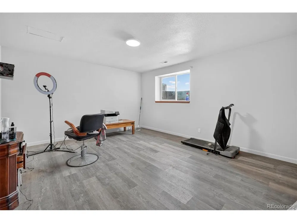 32189 County Road 16 Keenesburg, CO 80643