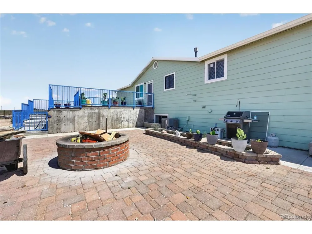 32189 County Road 16 Keenesburg, CO 80643