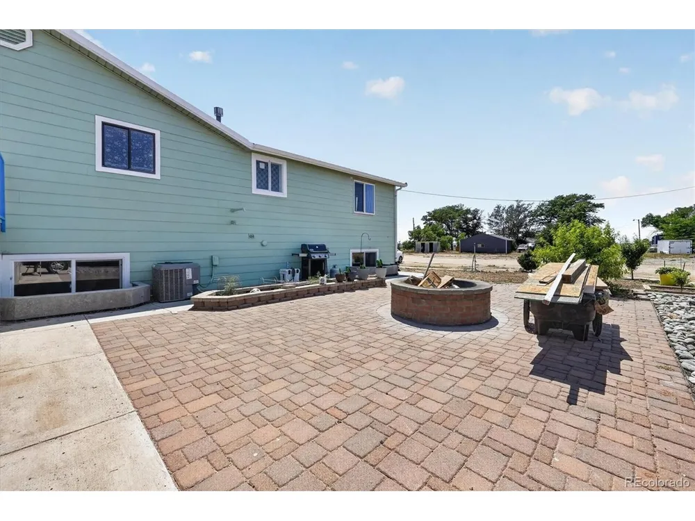 32189 County Road 16 Keenesburg, CO 80643