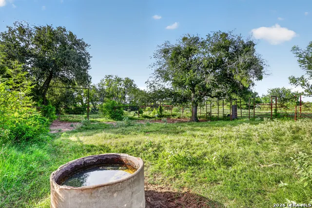 457 County Road 410 Stockdale, TX 78160