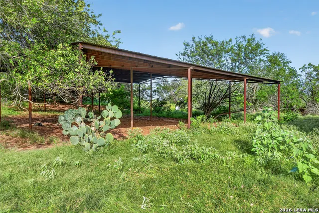 457 County Road 410 Stockdale, TX 78160