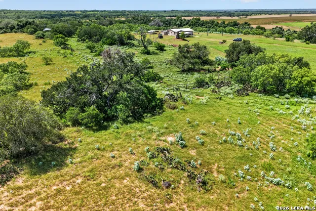 457 County Road 410 Stockdale, TX 78160