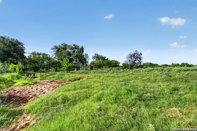 457 County Road 410 Stockdale, TX 78160