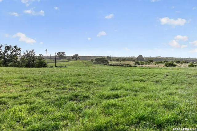 457 County Road 410 Stockdale, TX 78160