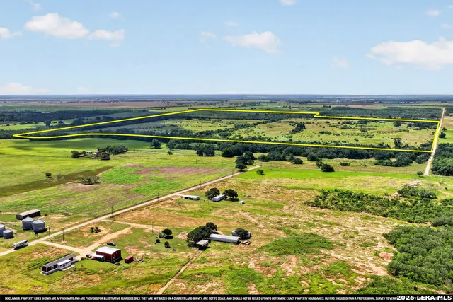 457 County Road 410 Stockdale, TX 78160