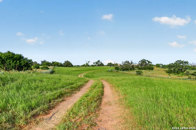 457 County Road 410 Stockdale, TX 78160