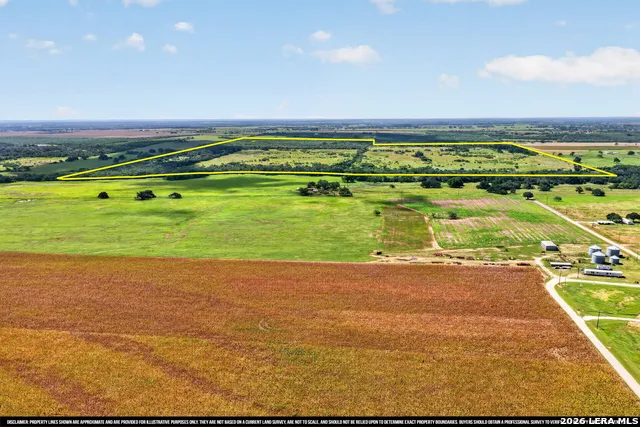 457 County Road 410 Stockdale, TX 78160