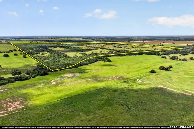 457 County Road 410 Stockdale, TX 78160