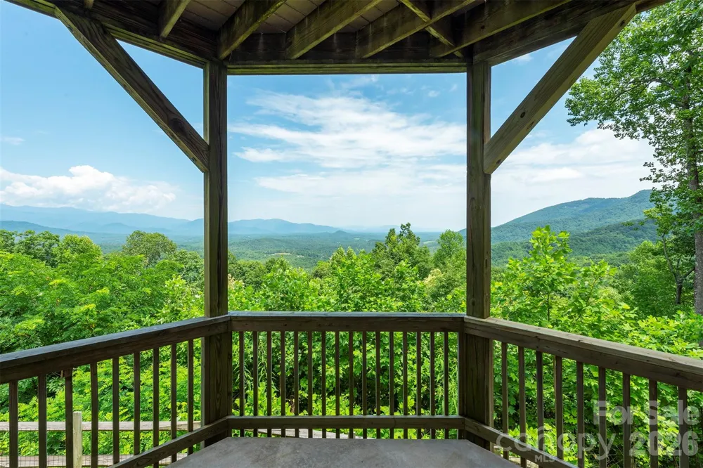 301 Oak Winds Drive Old Fort, NC 28762