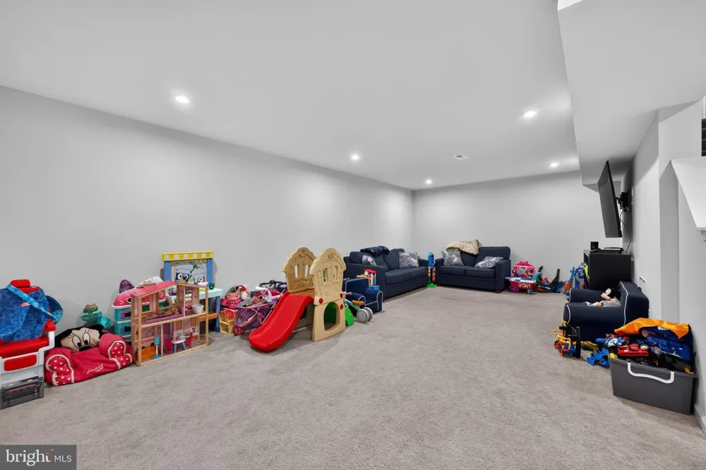 38 CIRCLE DRIVE Sicklerville, NJ 08081