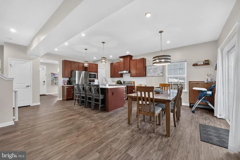 38 CIRCLE DRIVE Sicklerville, NJ 08081