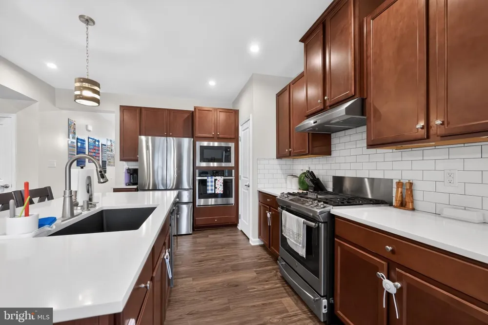 38 CIRCLE DRIVE Sicklerville, NJ 08081